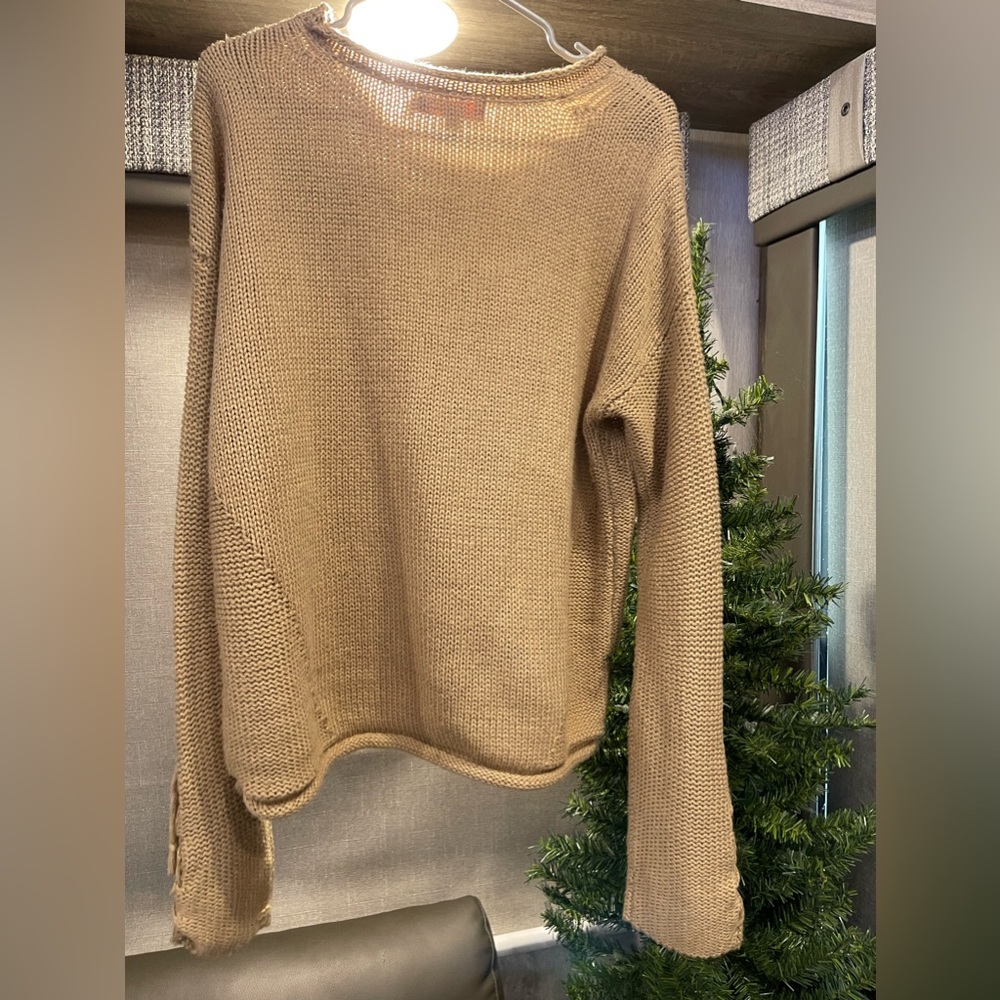 Sweater - Picture 4 of 4